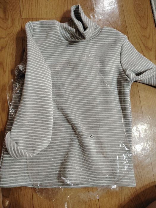 Продам водолазку.