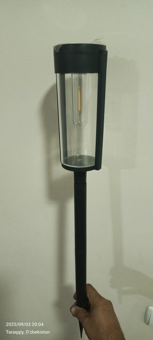 Solnichniy svitilnik. Balandligi 60 sm. Quyoshdan zaryat oladi