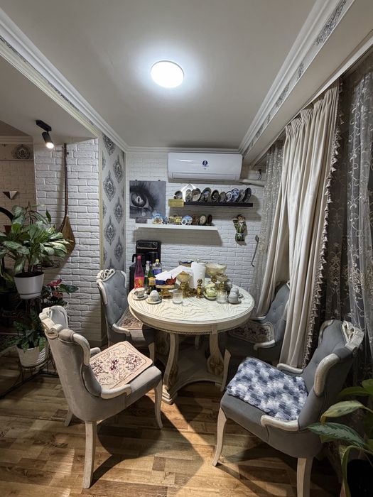 Продается квартира Алайский базар ориентир 17 школа 3в4/4/4