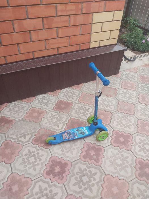 Детский самокат для мальчика