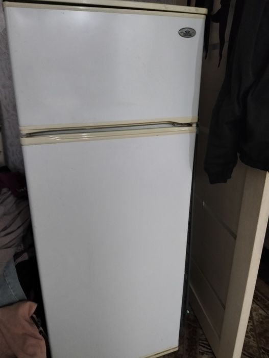 Продам холодильник