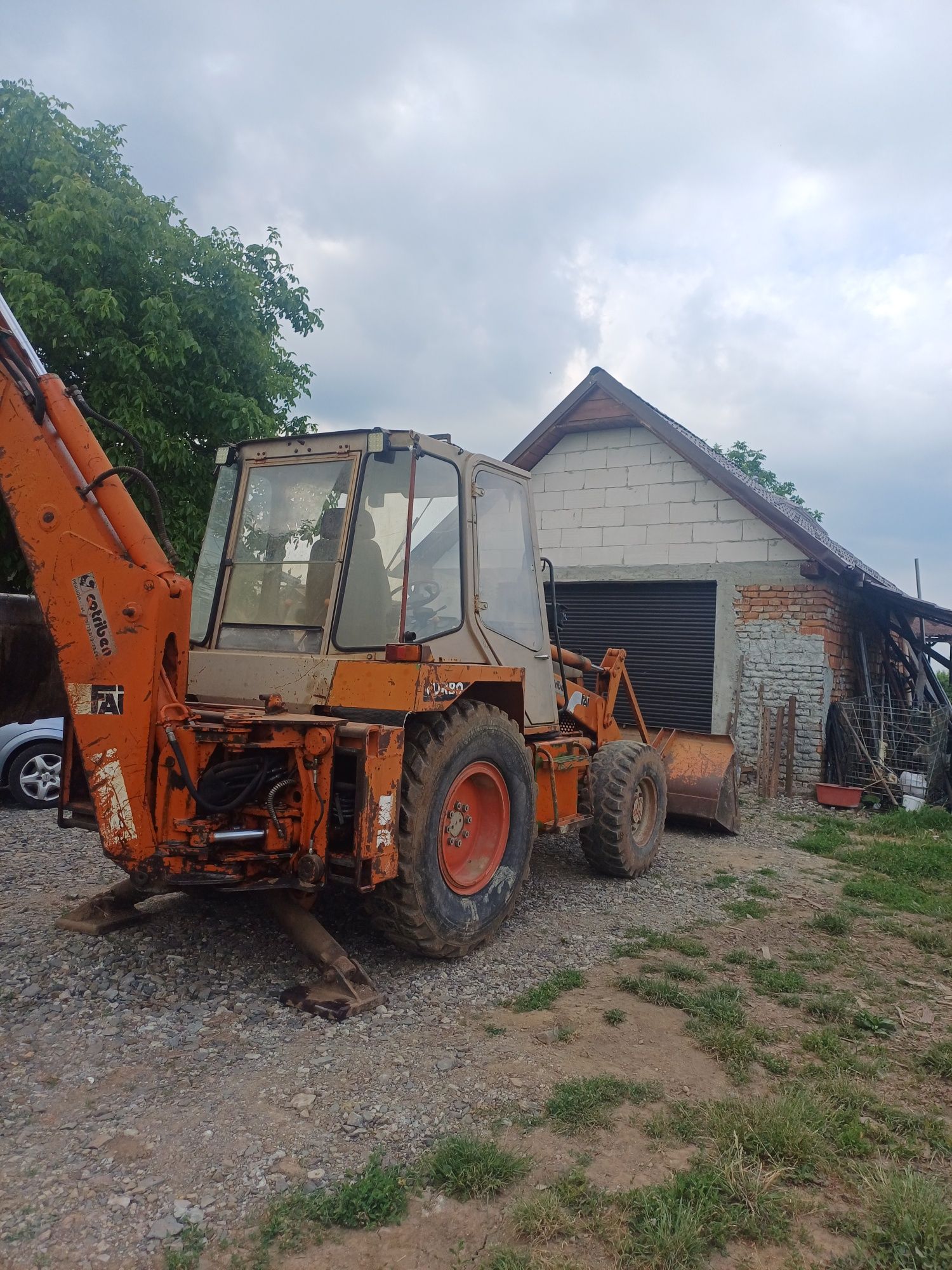 Buldoescavator Fai dt