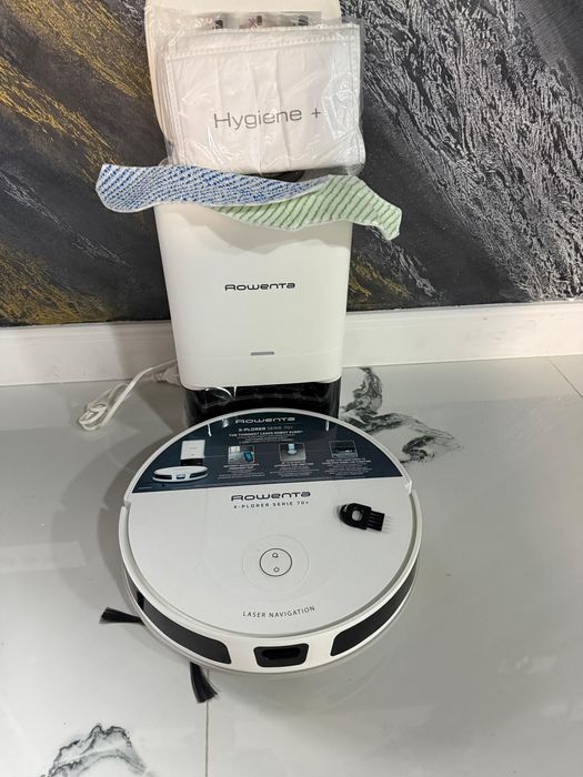 Robot aspirare Rowenta X-Plorer cu stație automată, ca nou