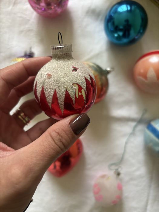 Globuri vechi sticla si plastic