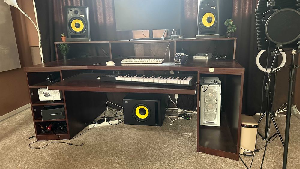 Поръчково студийно бюро