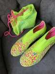 Vand ghete fotbal Adidas predator