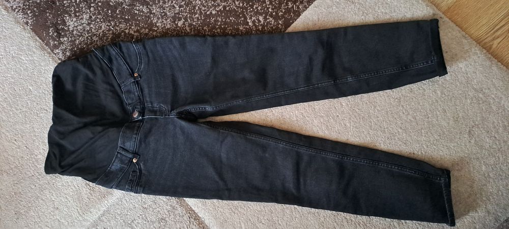 Blugi de dama pentru mamici