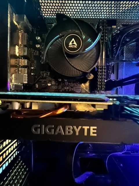 Спешно Gaming Computer - Геймърски Компютър