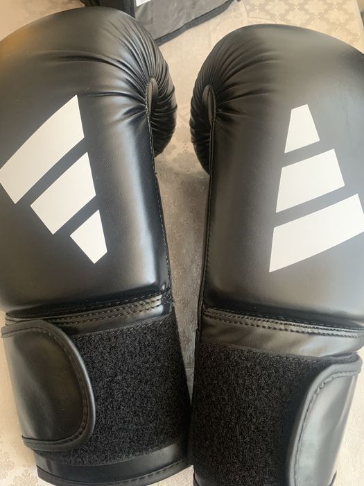 Боксови ръкавици