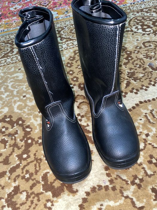 летний етік 42.8 размер новыйй