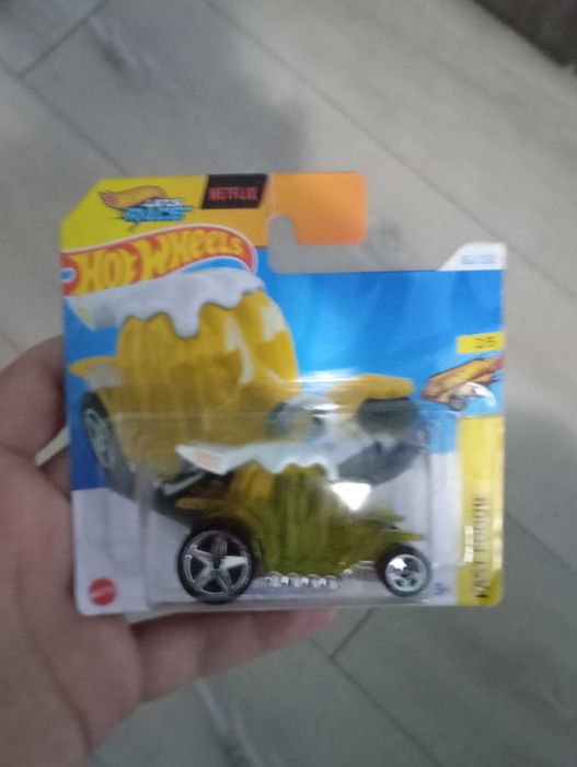 Продавам Hotwheels