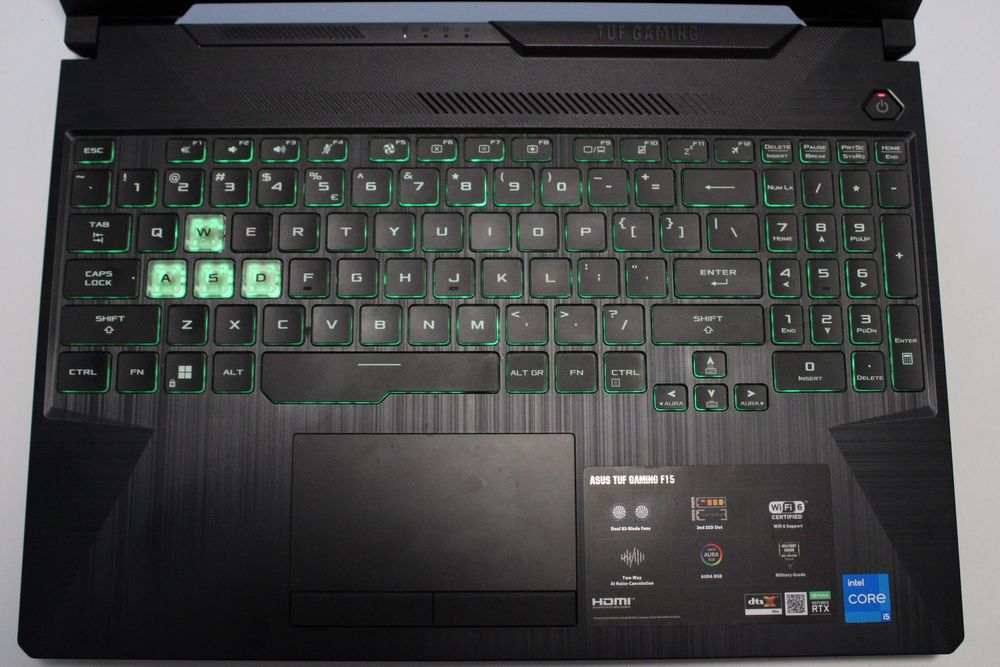 Vând Laptop Gaming ASUS TUF F15 FX506HC cu procesor Intel® Core™ i5