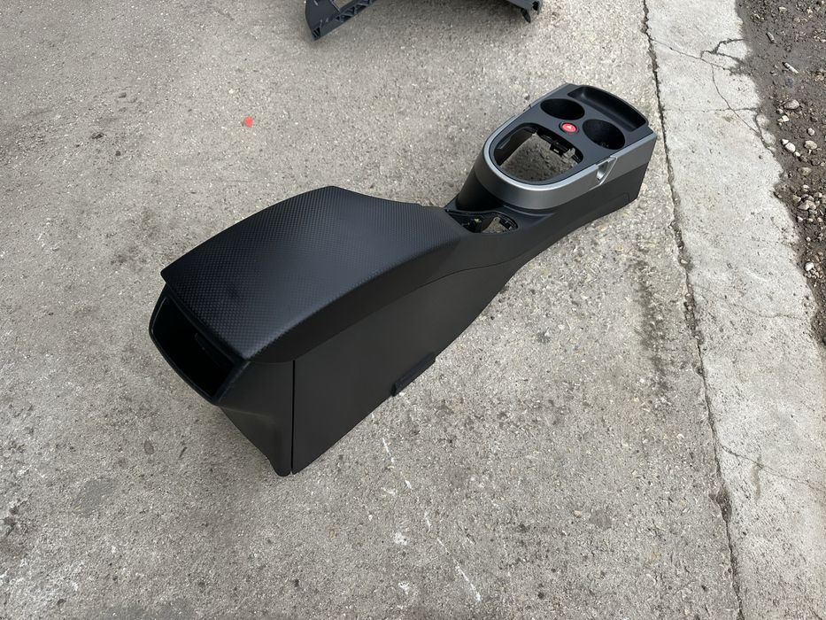 Централна конзола със подлакътник за Сеат Алтеа