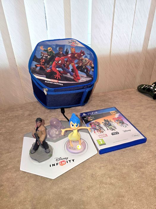 Disney Infinite 3.0 (PS4) + фигурки платформа и кейс