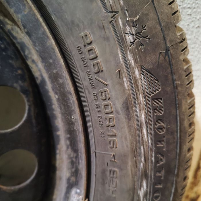 Зимни гуми с джанти 16 Dunlop