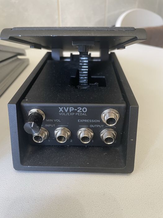 De vanzare pedale volum Korg Xvp 10 si Xvp 20
