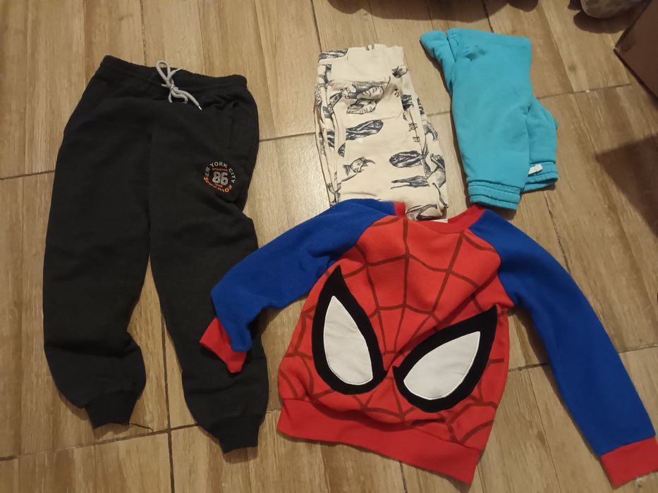 Donez haine de baiat