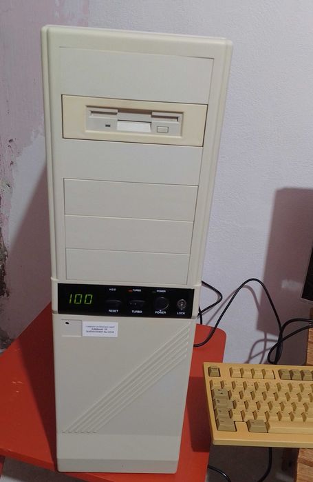 Calculator vintage /unitate pc retro /pentium 100mhz