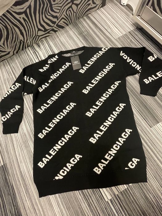 Bluza Balenciaga —>colecția noua / calitate superioara PRODUSUL