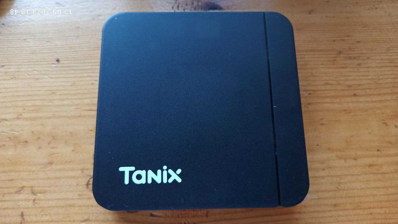 Смарт бокс смарт приставка Smart box Tanix W2
