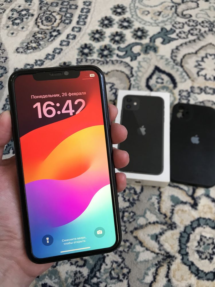 Продам IPhone 11 64G 80% Black в идеальном состянии все работает идеал