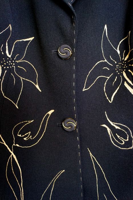 Дамски костюм - чисто нов