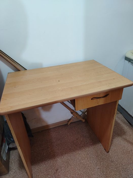 Продам стол в хорошем состоянии