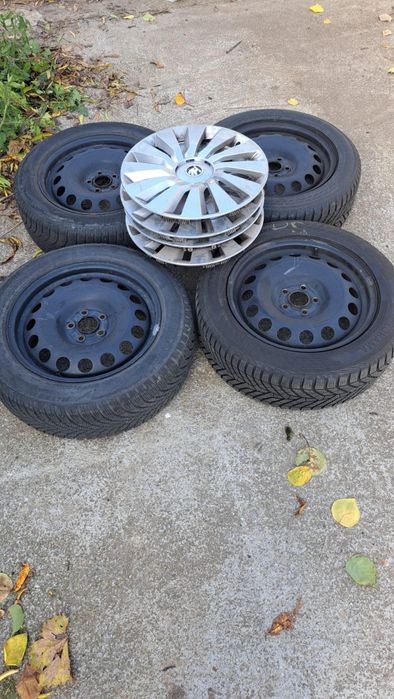 Vând set genți de 16 cu anvelope de iarnă skoda