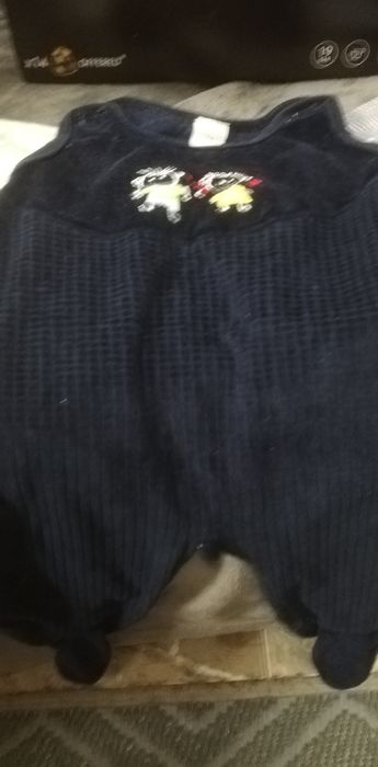 Ако имате бебе ръст 68-2 комплекта от якенце,кадифени панталони и ризк