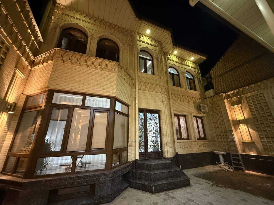 Продаётся дом в центре города с развитой инфраструктурой 2 сотки