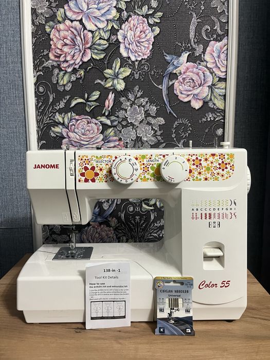 Продам швейную машинку Janome color 55 белый