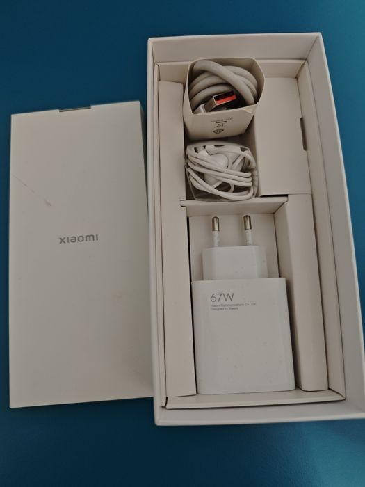 Xiaomi MI 13, 8GB RAM, 256GB, încărcare 67W, full HD, Black + 3 huse