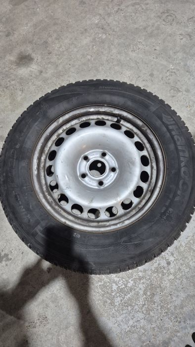 Anvelope de iarnă Hankook cu jante 215 65 R16