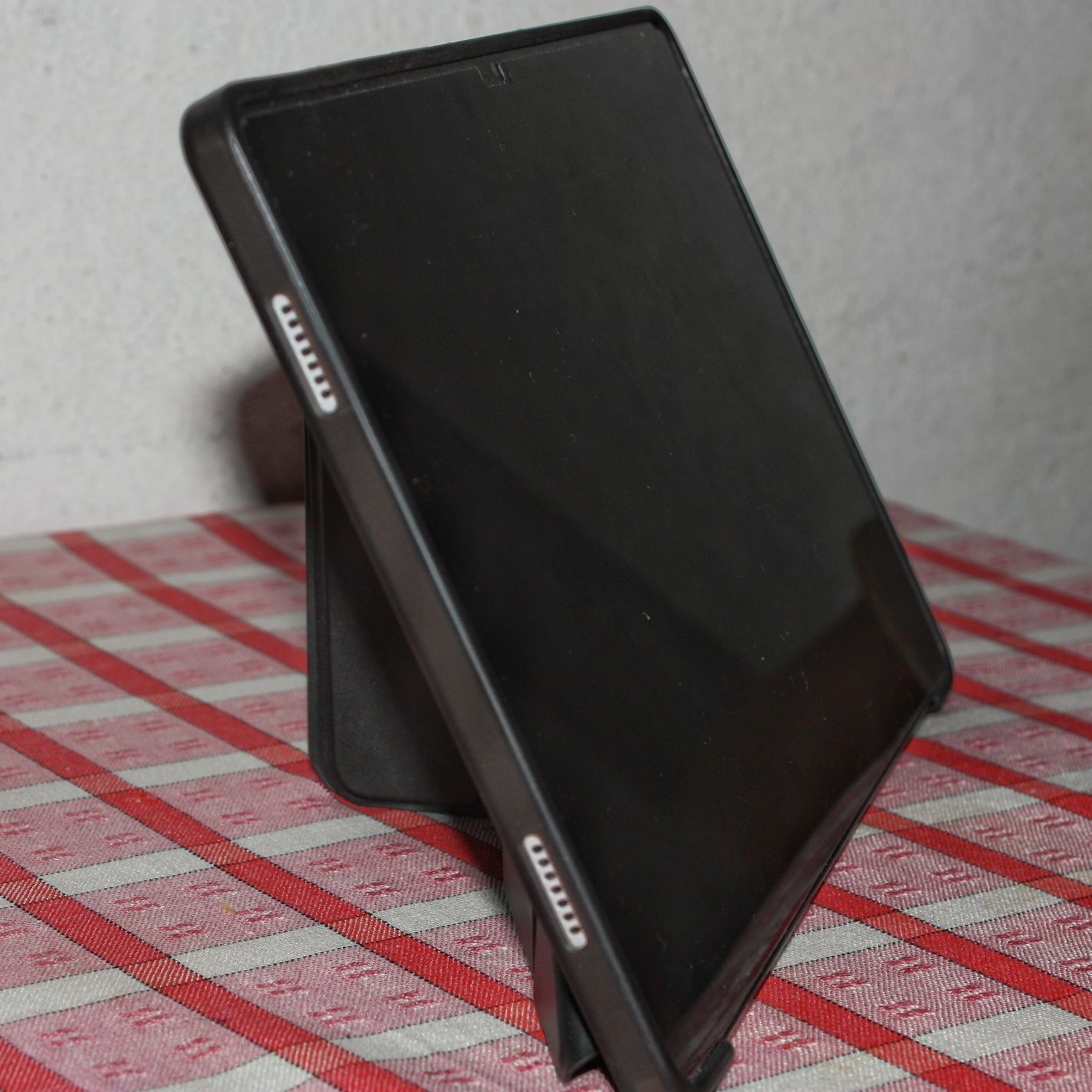 Продам планшет samsung tab a9+.