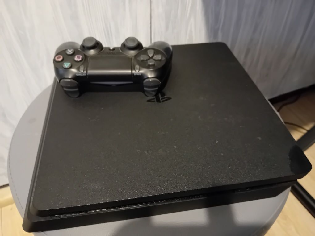 Отличен PlayStation 4 -230 лв.