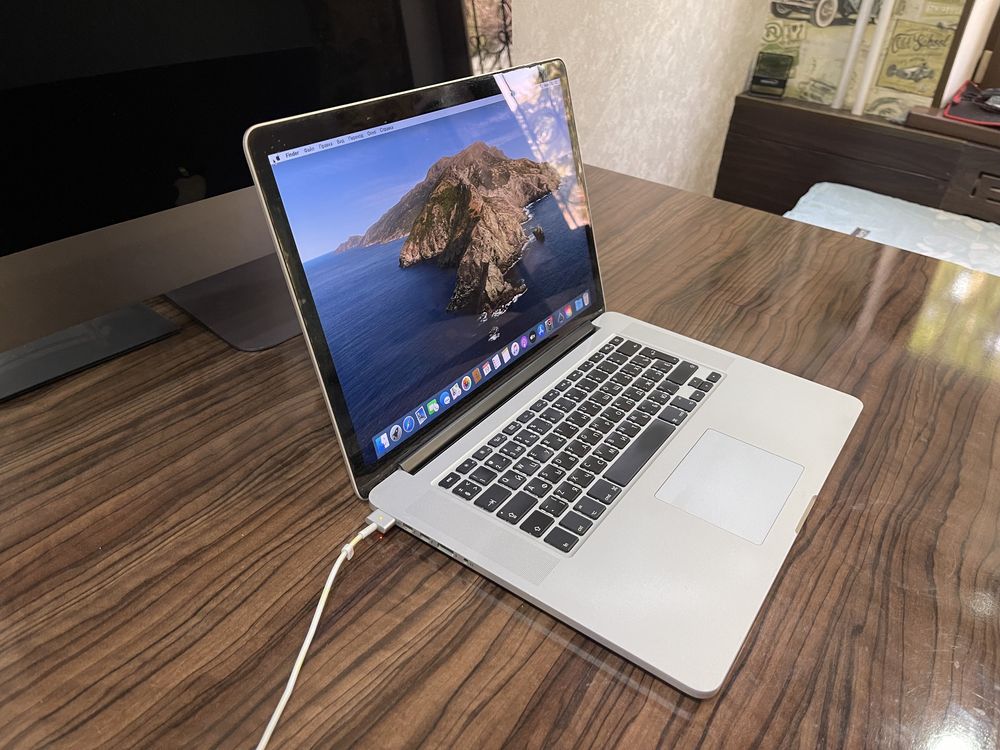 * Apple MacBook PRO 15 A1398 год 2012 Core i7 SSD 500GB для монтажа и