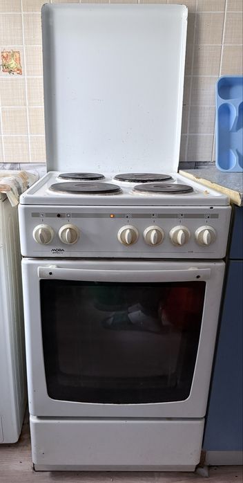 Продам электрическую плитку (4 комфорочную )