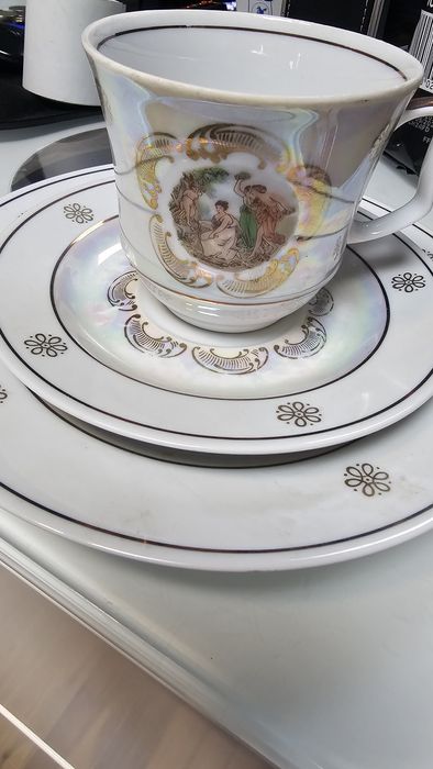 Порцеланови чаши