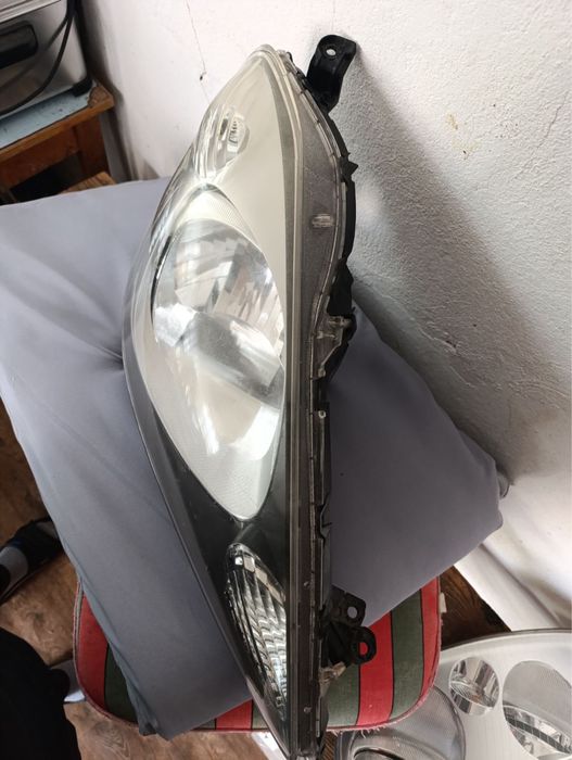 Десен фар за Honda Jazz 2011-2015