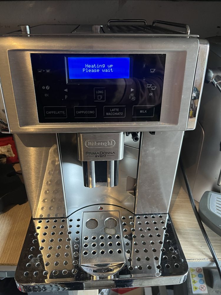 Delonghi primadonna avant