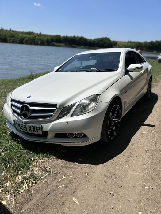 Dezmembrari Mercedes w207