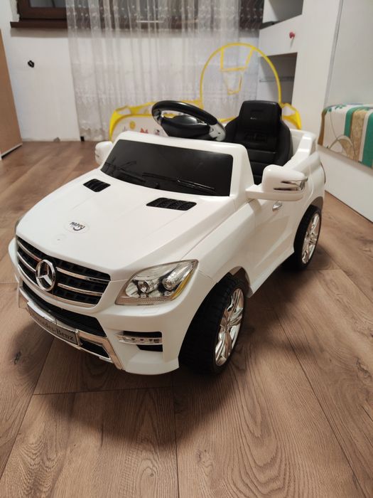 Акумулаторна кола Мерцедес Мл с дистанционно!