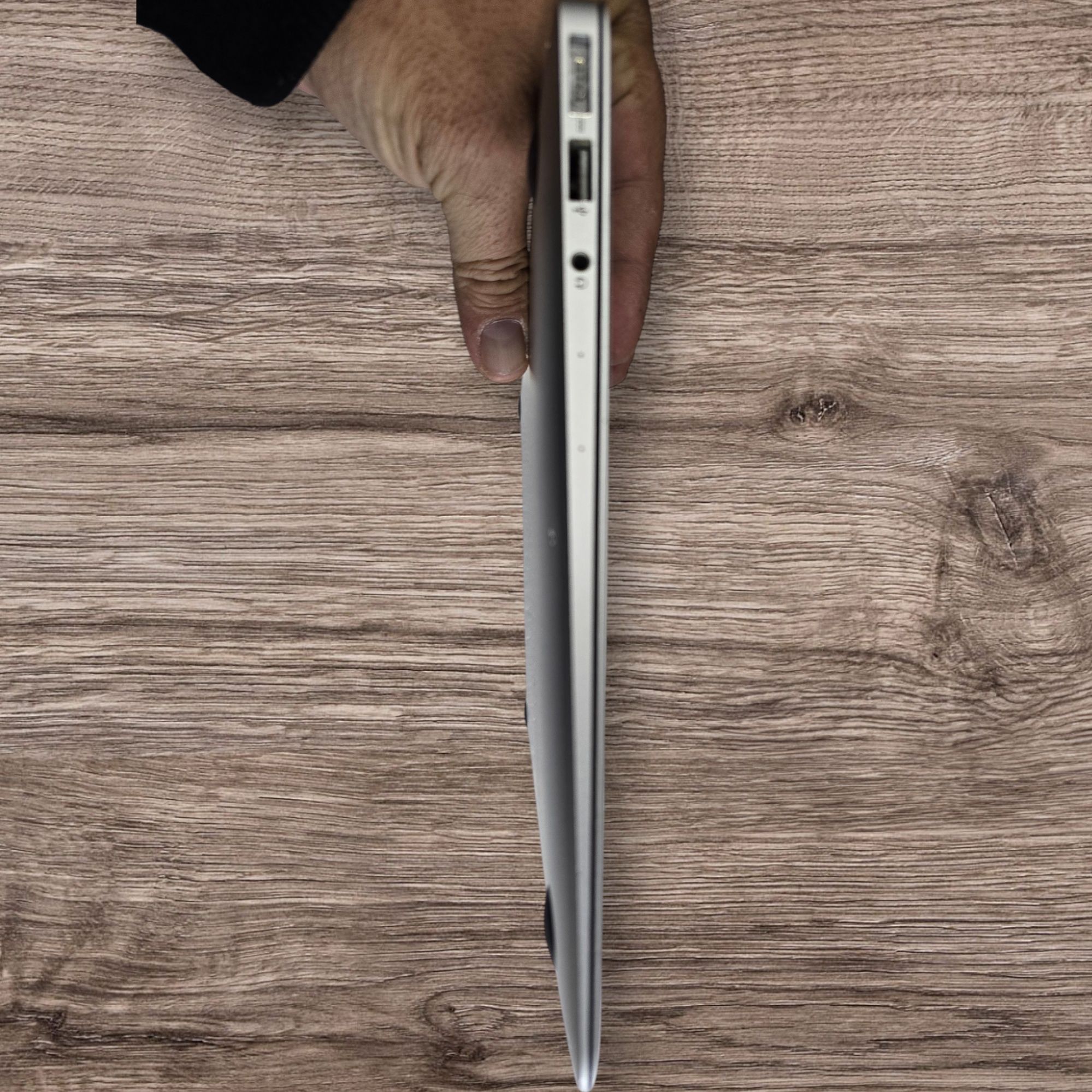 MacBook Air ( 13-inch, Early 2015 )