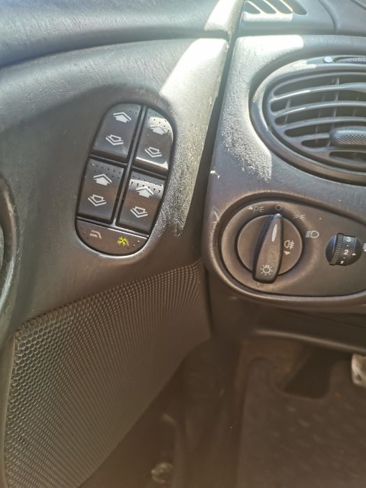 Ford Focus 1.6 benzină