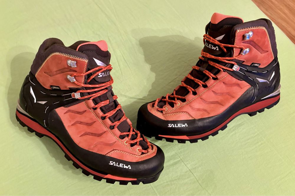 HAIX военни кубинки номер 45 и SALEWA ном 44 2/3, туристически обувки