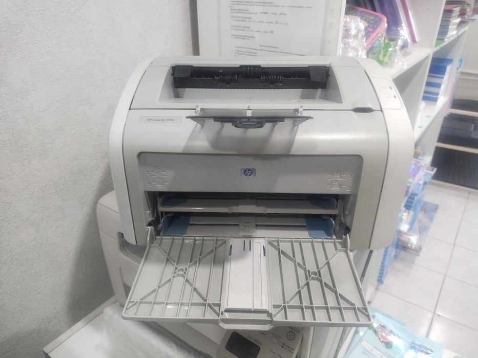 В продаже  принтер hp 1020
