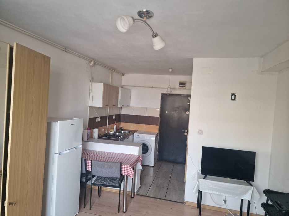 Dau in chirie garsoniera pe Calea Borsului