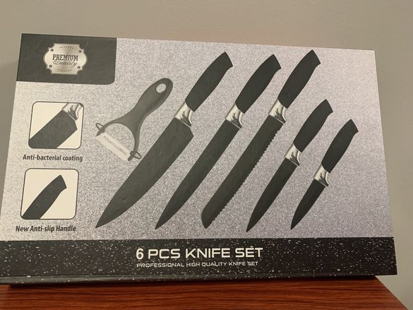 Чисто нови комплекти ножове