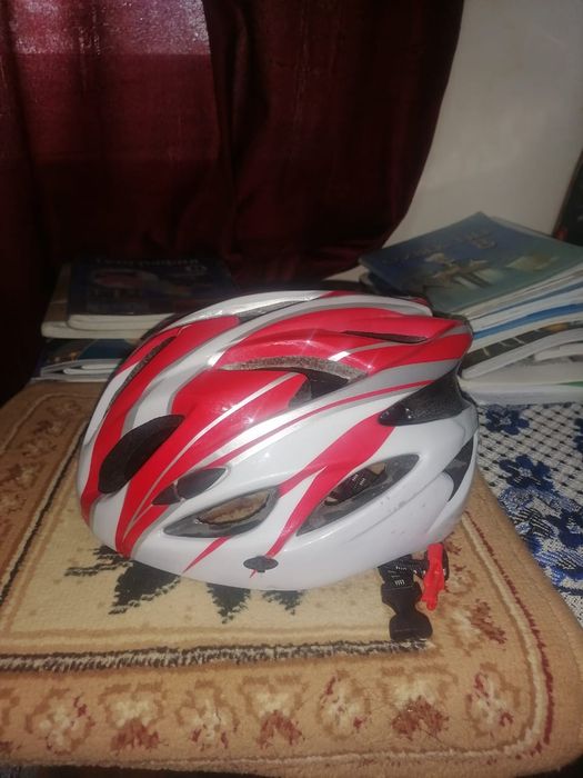 Продают шлем для велосипед