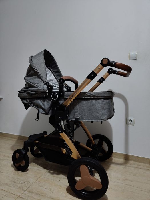 Vînd carucior coccolle